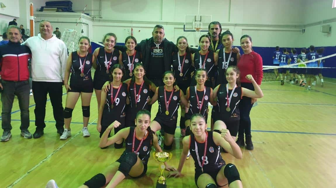 Voleybol Takımımız İlçe Birincisi 