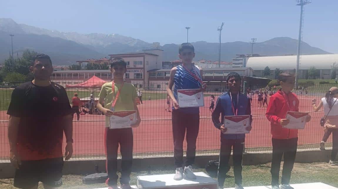Öğrencimiz Atletizmde Türkiye 2.si oldu 
